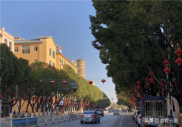 想去石林縣城住兩天，除了風(fēng)景名勝區(qū)，那里還有什么景色？